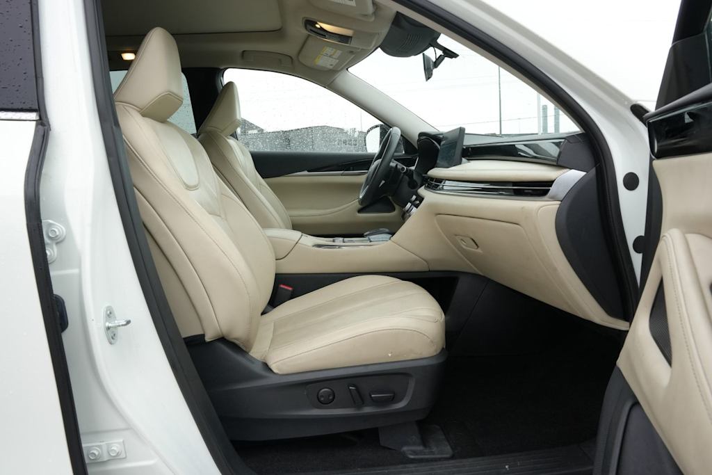 Thumbnail: 2023 INFINITI QX60 - 10