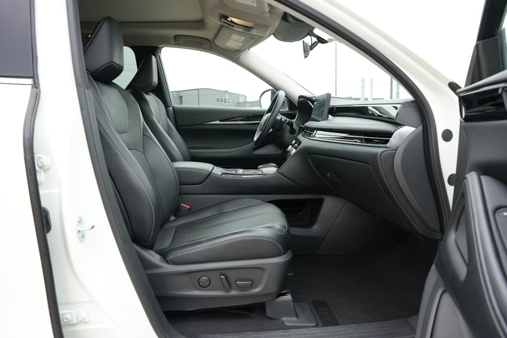 Thumbnail: 2023 INFINITI QX60 - 10