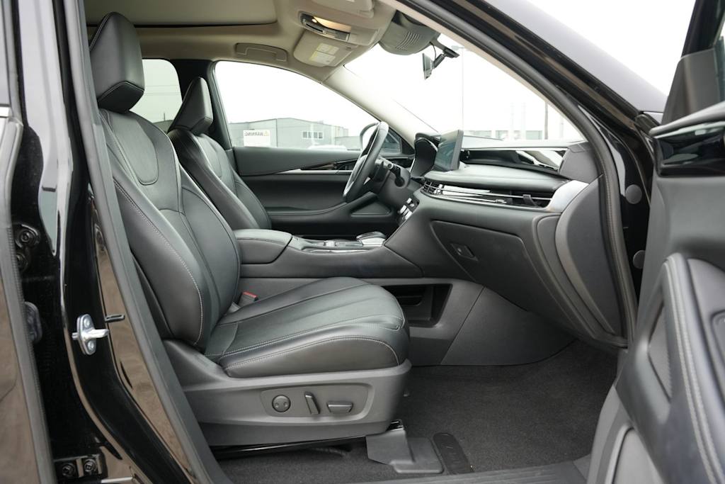 Thumbnail: 2023 INFINITI QX60 - 11