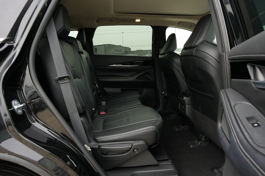 Thumbnail: 2023 INFINITI QX60 - 25
