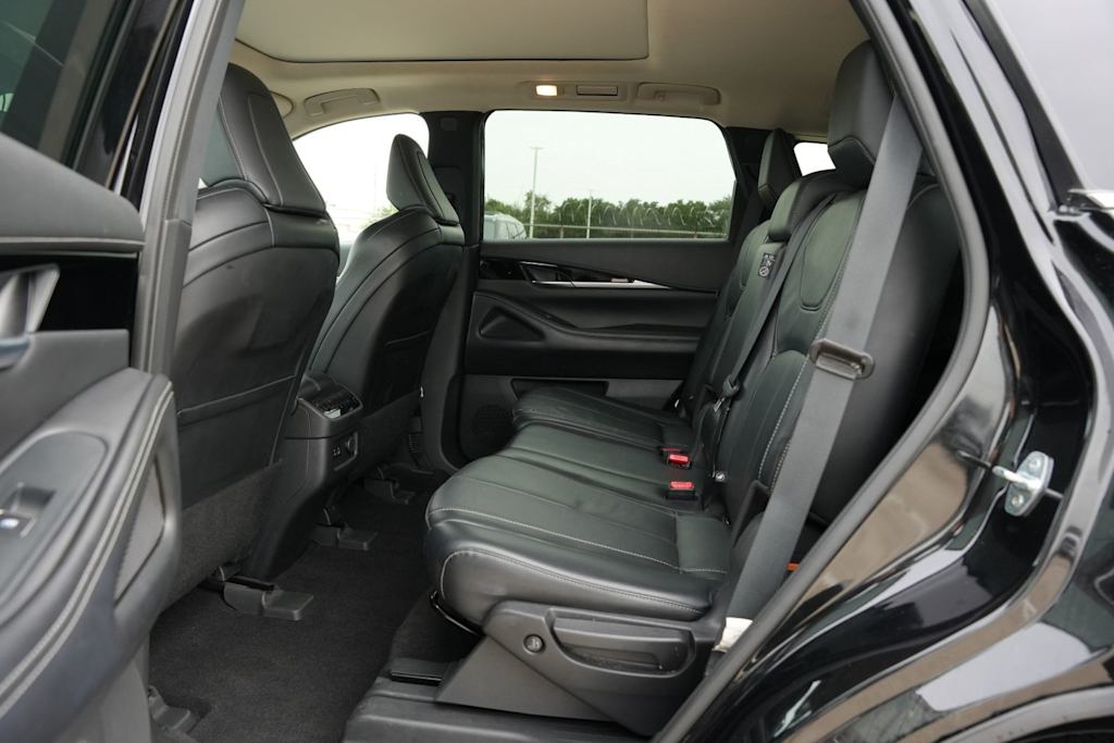 Thumbnail: 2023 INFINITI QX60 - 12