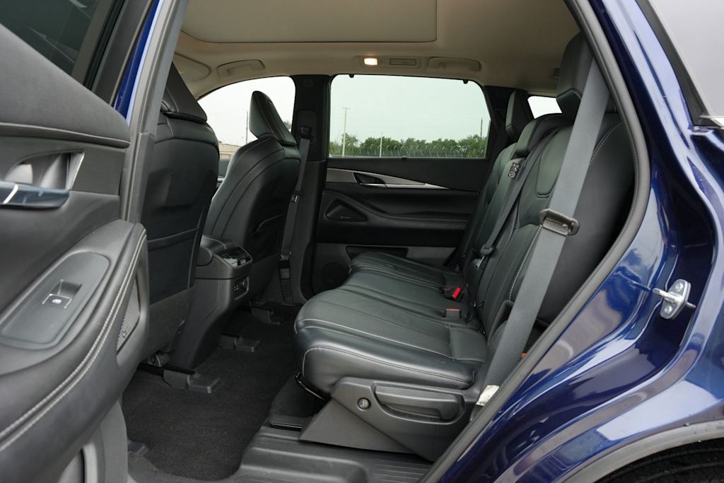 Thumbnail: 2023 INFINITI QX60 - 10