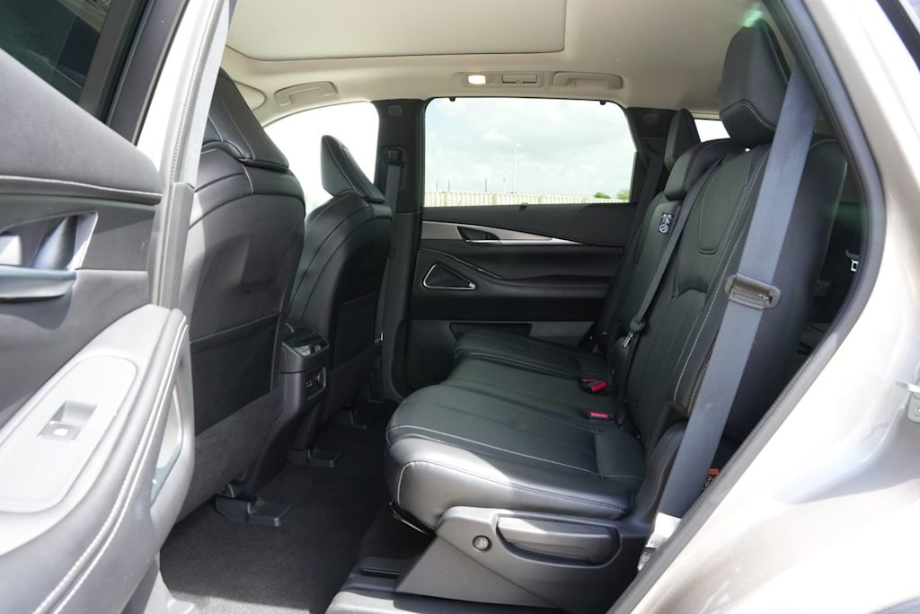 Thumbnail: 2023 INFINITI QX60 - 12
