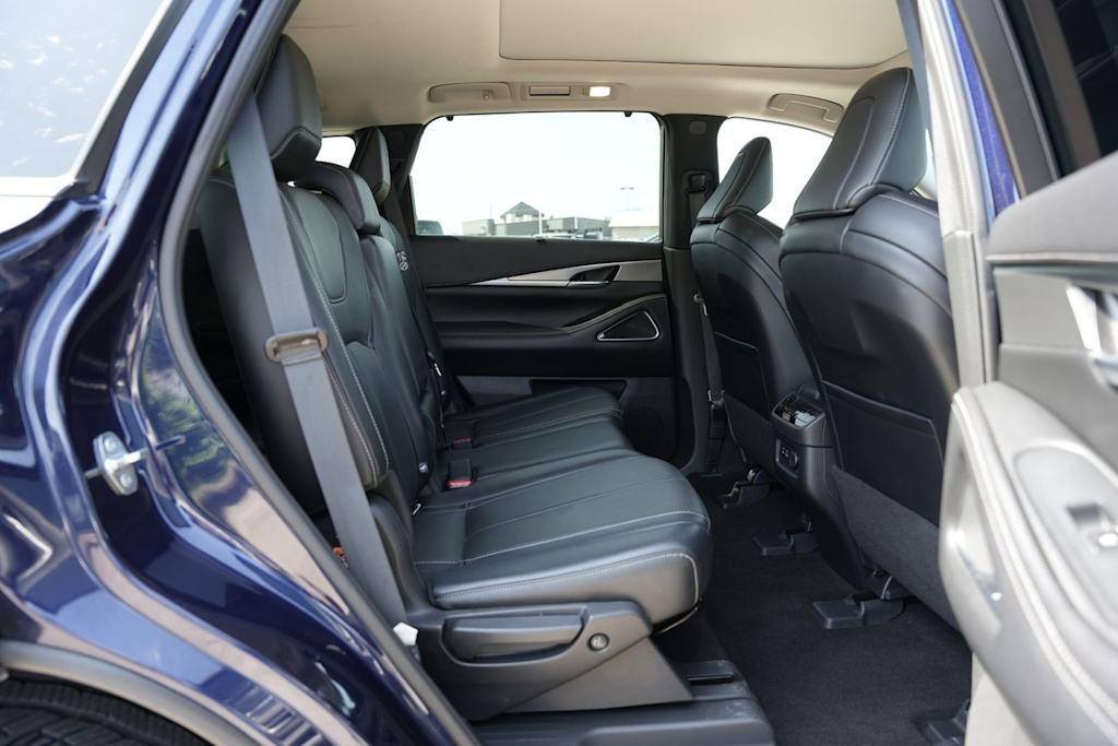Thumbnail: 2023 INFINITI QX60 - 24