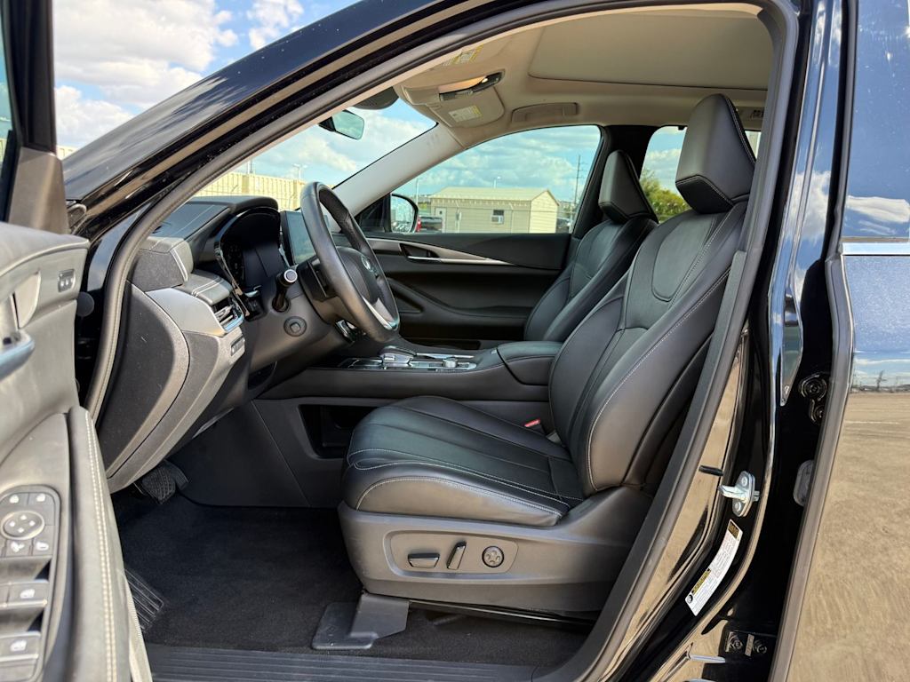 Thumbnail: 2023 INFINITI QX60 - 10