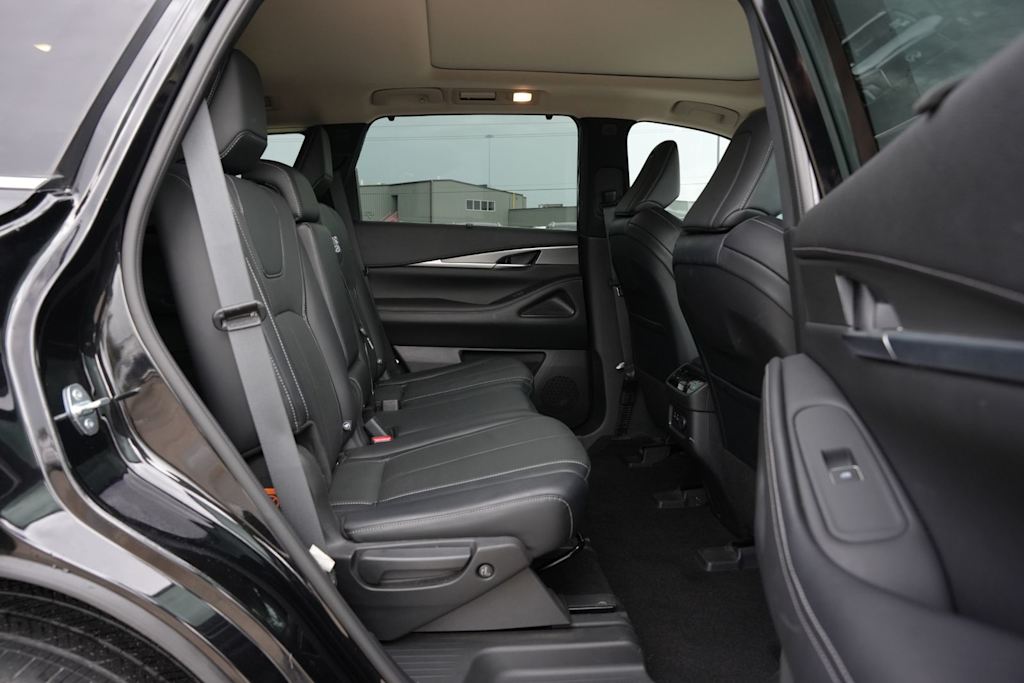 Thumbnail: 2023 INFINITI QX60 - 25