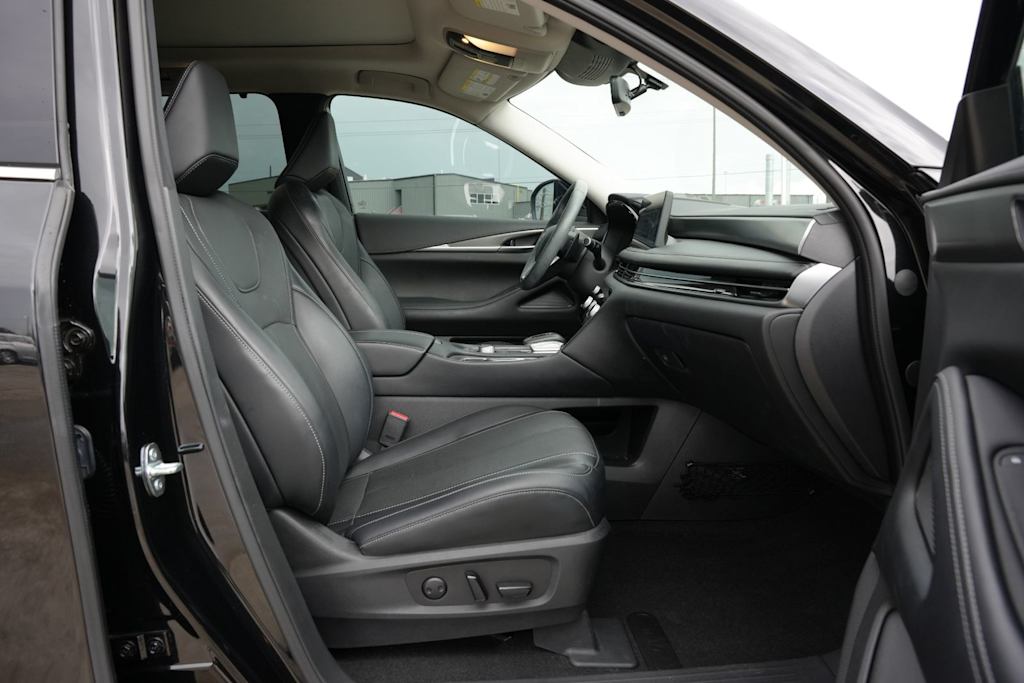 Thumbnail: 2023 INFINITI QX60 - 10