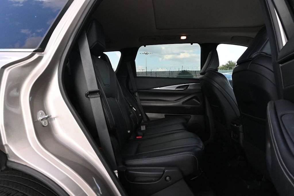 Thumbnail: 2023 INFINITI QX60 - 25