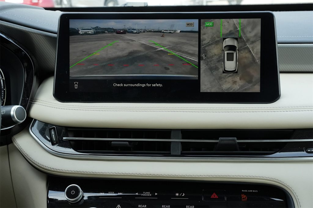 Thumbnail: 2023 INFINITI QX60 - 23