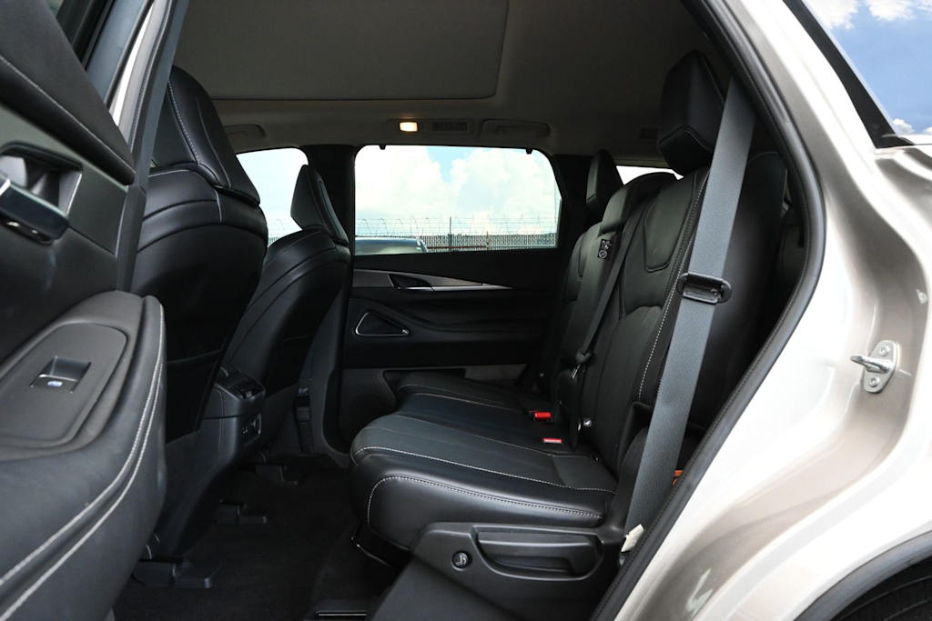 Thumbnail: 2024 INFINITI QX60 - 12