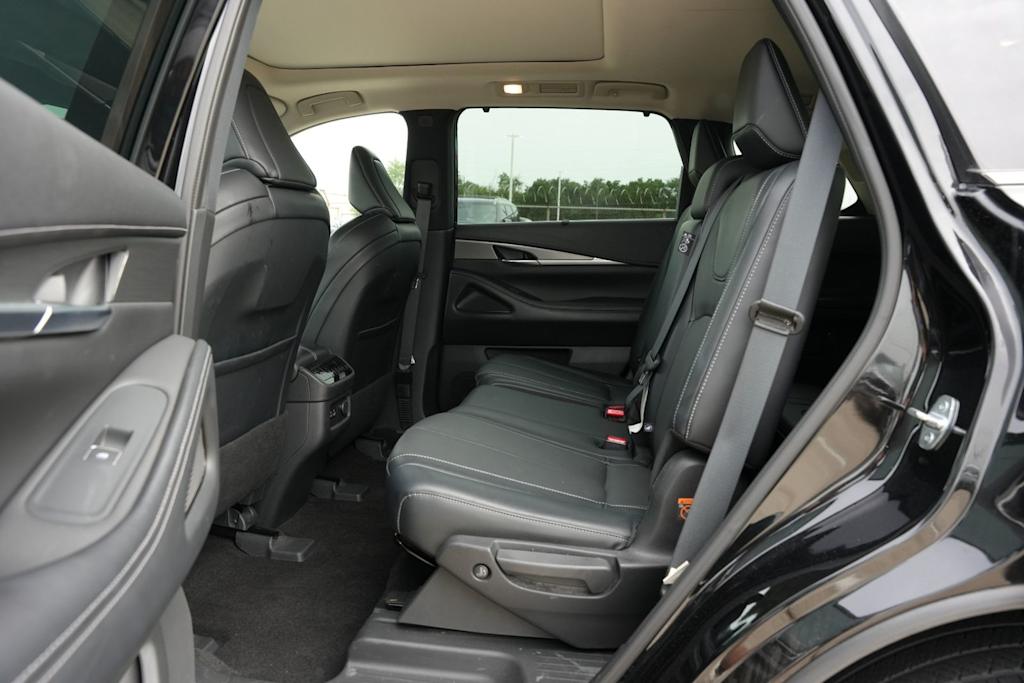 Thumbnail: 2023 INFINITI QX60 - 12