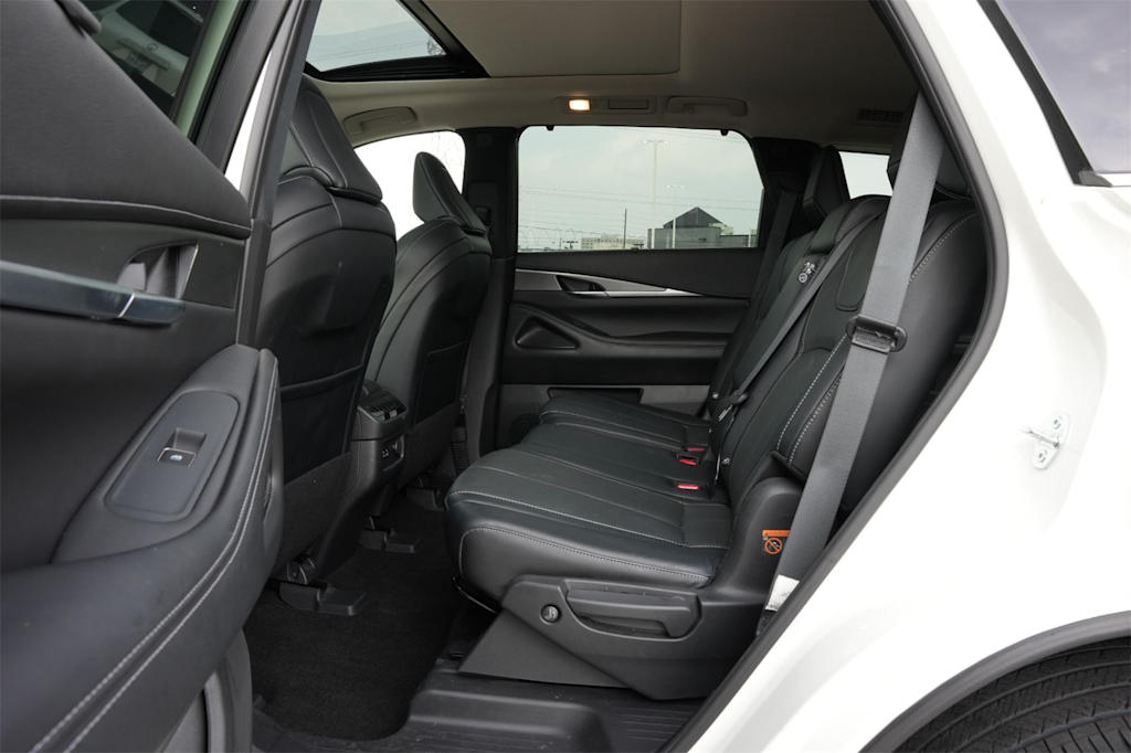 Thumbnail: 2023 INFINITI QX60 - 12