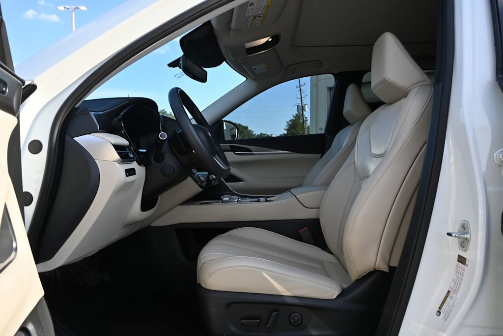 Thumbnail: 2024 INFINITI QX60 - 10