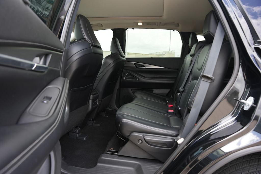 Thumbnail: 2023 INFINITI QX60 - 12