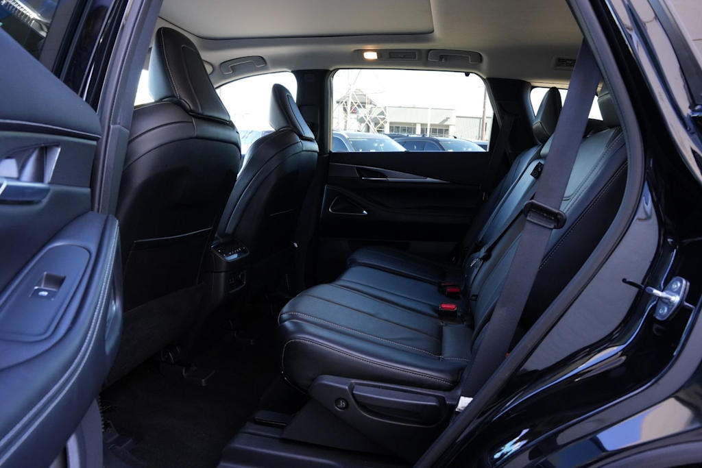 Thumbnail: 2023 INFINITI QX60 - 11