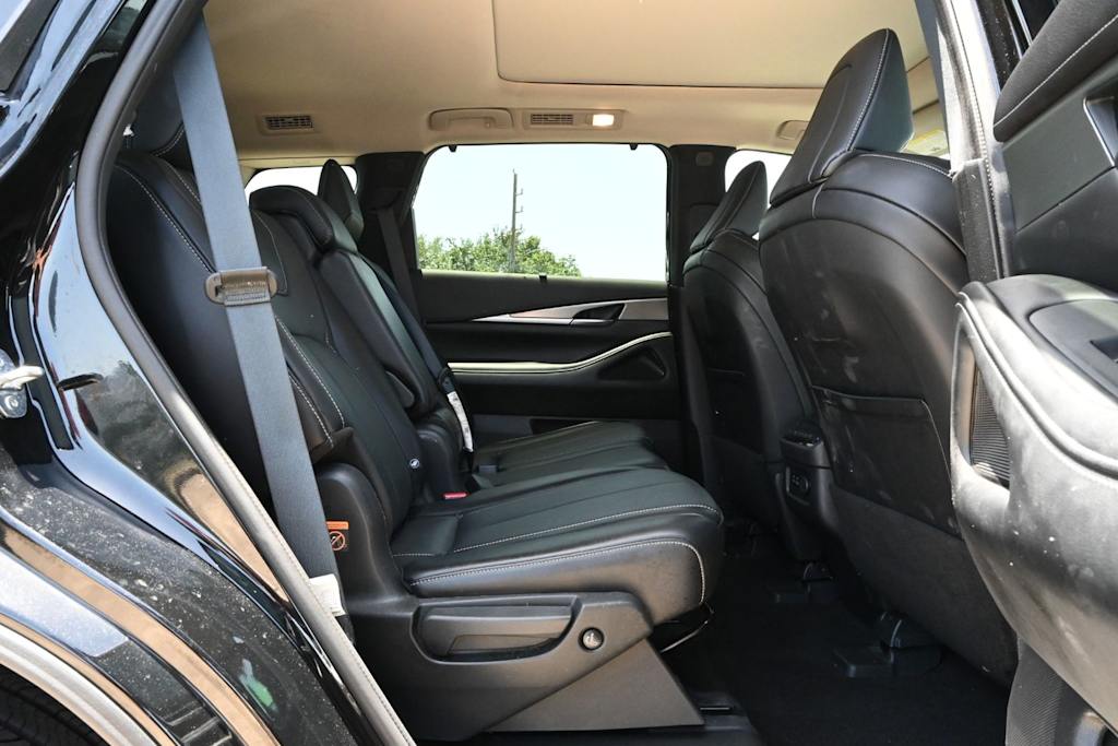 Thumbnail: 2023 INFINITI QX60 - 26