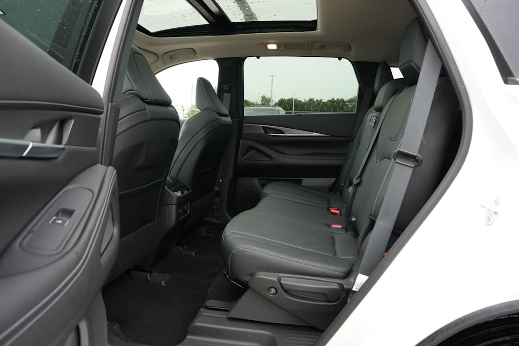 Thumbnail: 2023 INFINITI QX60 - 10