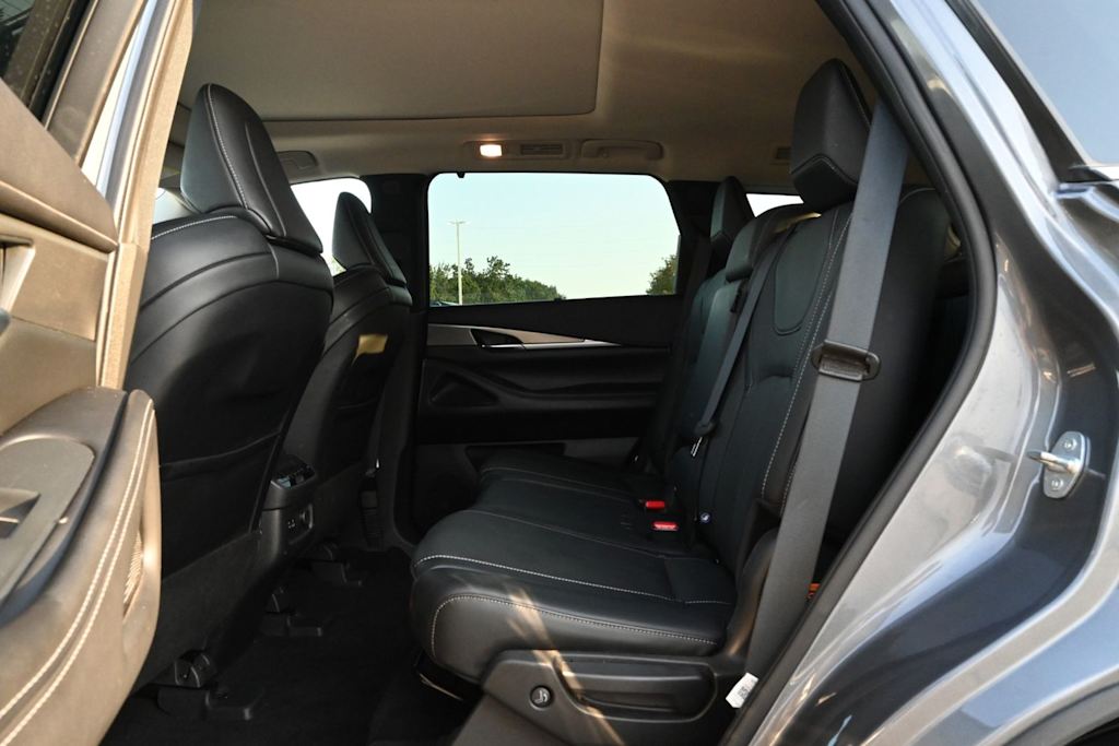 Thumbnail: 2023 INFINITI QX60 - 12