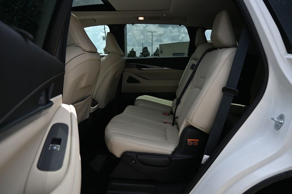 Thumbnail: 2023 INFINITI QX60 - 12