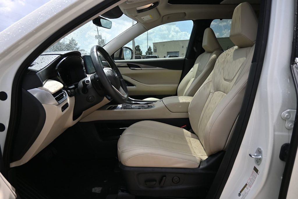 Thumbnail: 2023 INFINITI QX60 - 10
