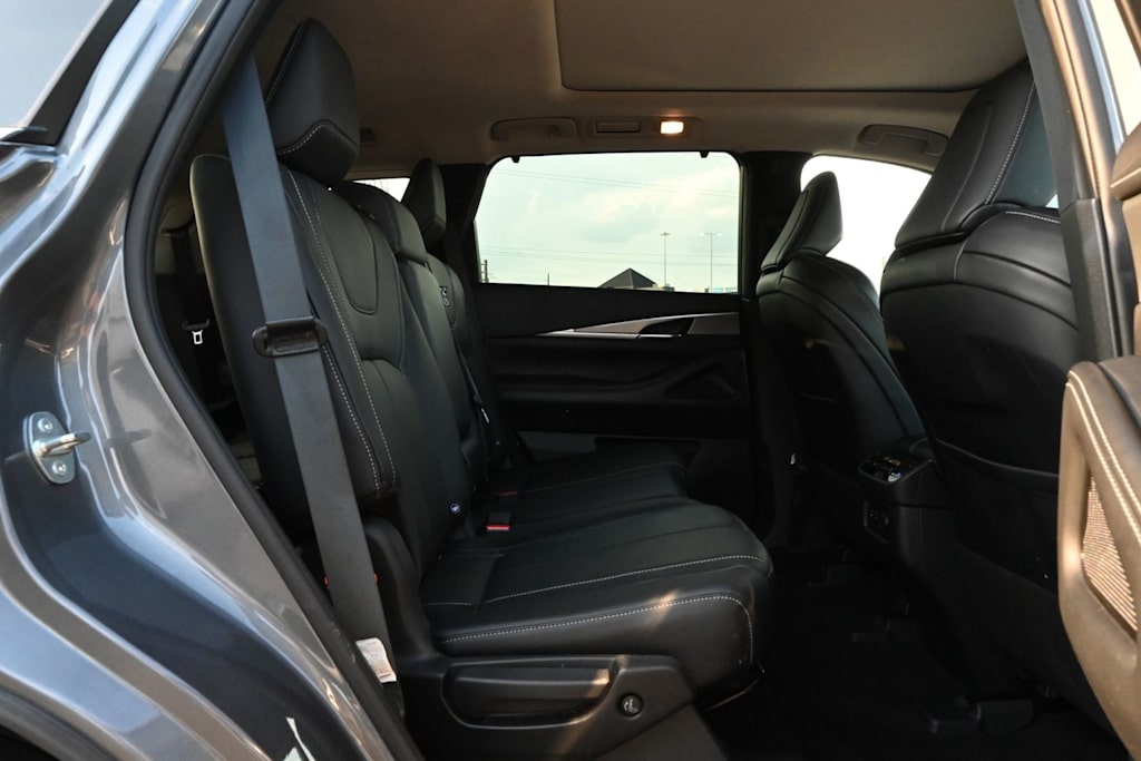 Thumbnail: 2023 INFINITI QX60 - 26