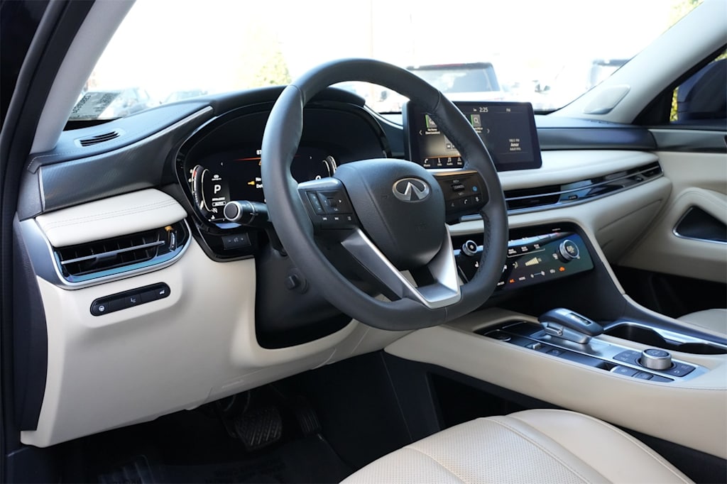 Thumbnail: 2023 INFINITI QX60 - 14