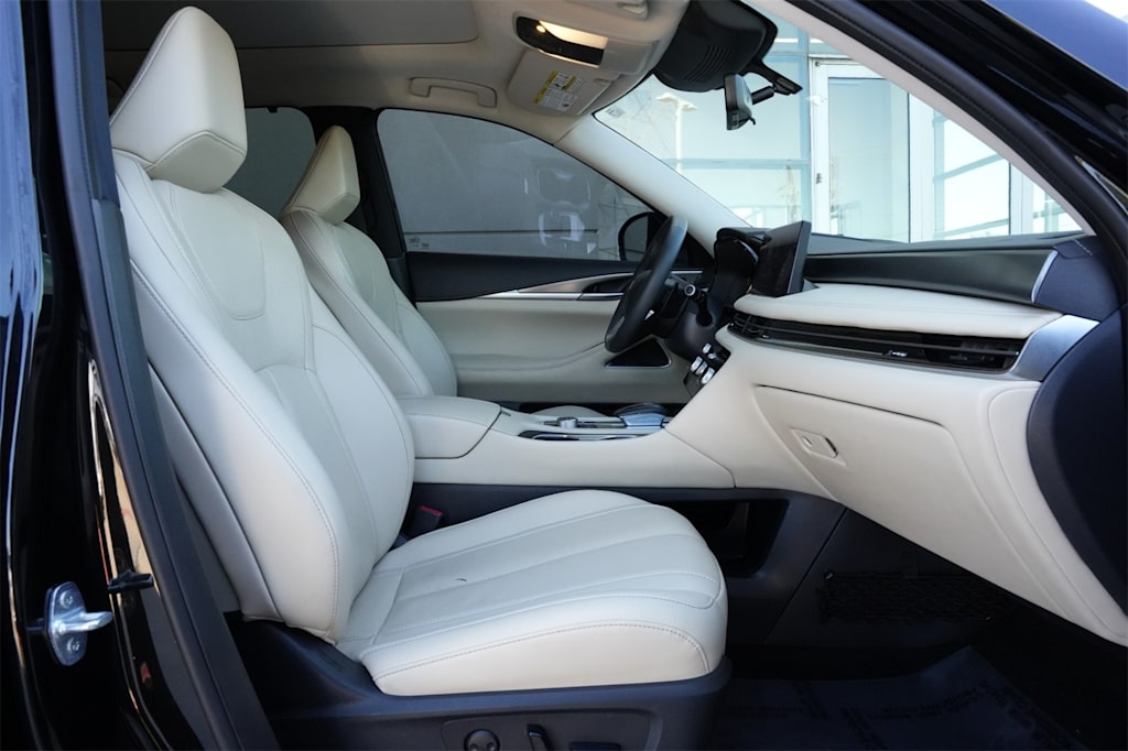 Thumbnail: 2023 INFINITI QX60 - 27