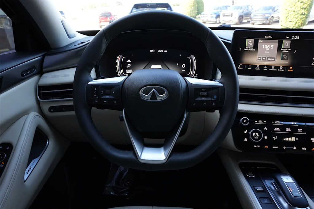 Thumbnail: 2023 INFINITI QX60 - 10