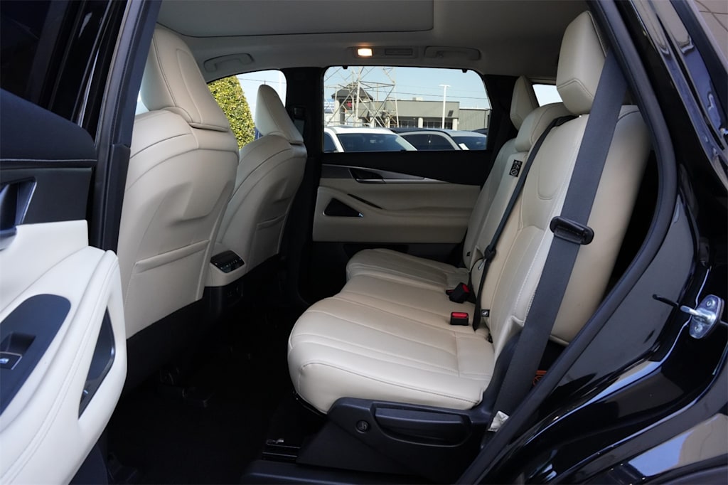 Thumbnail: 2023 INFINITI QX60 - 13