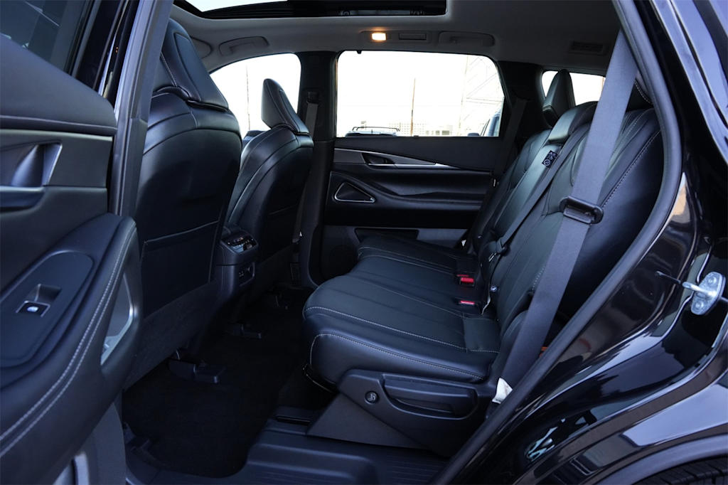 Thumbnail: 2023 INFINITI QX60 - 11