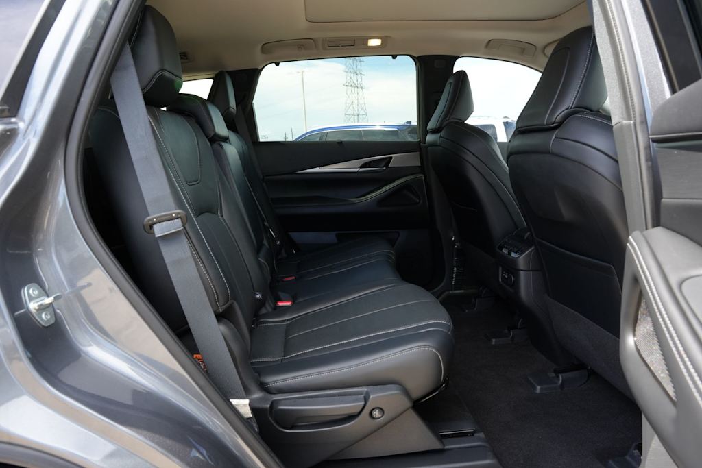 Thumbnail: 2023 INFINITI QX60 - 24