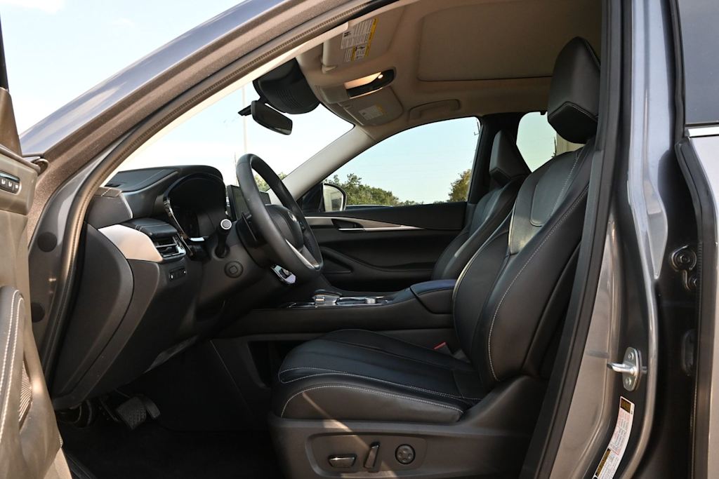 Thumbnail: 2023 INFINITI QX60 - 10