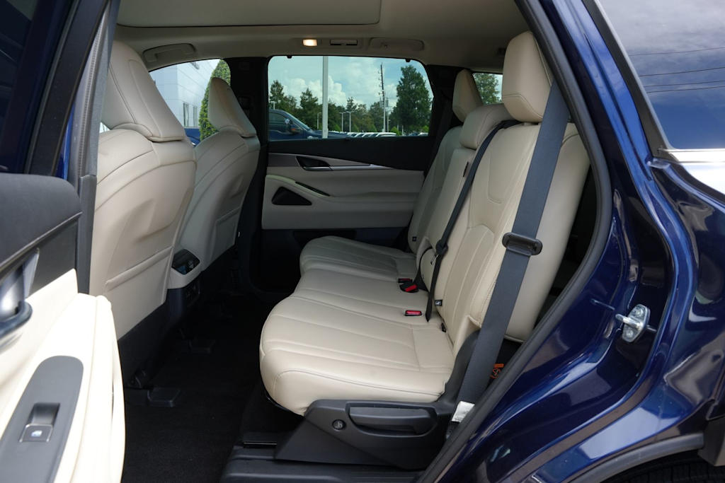 Thumbnail: 2023 INFINITI QX60 - 10