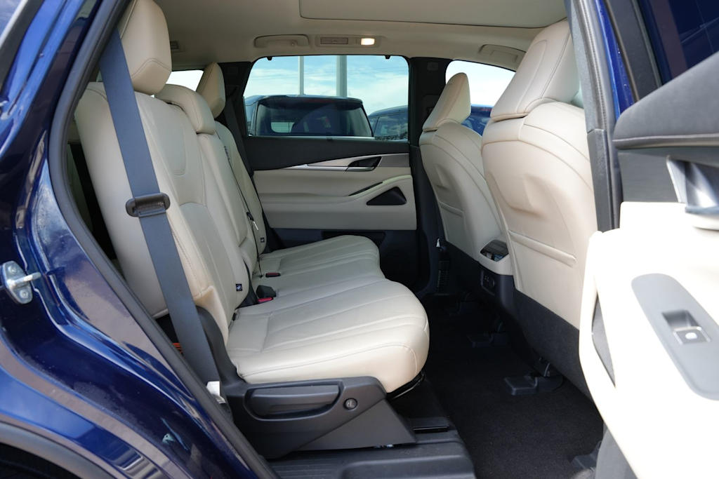 Thumbnail: 2023 INFINITI QX60 - 23