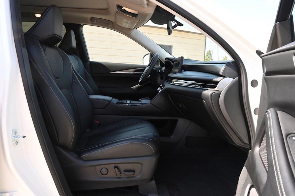Thumbnail: 2023 INFINITI QX60 - 10