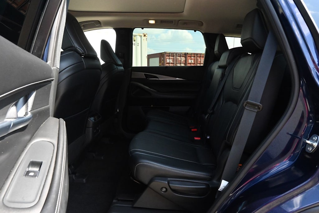 Thumbnail: 2023 INFINITI QX60 - 12