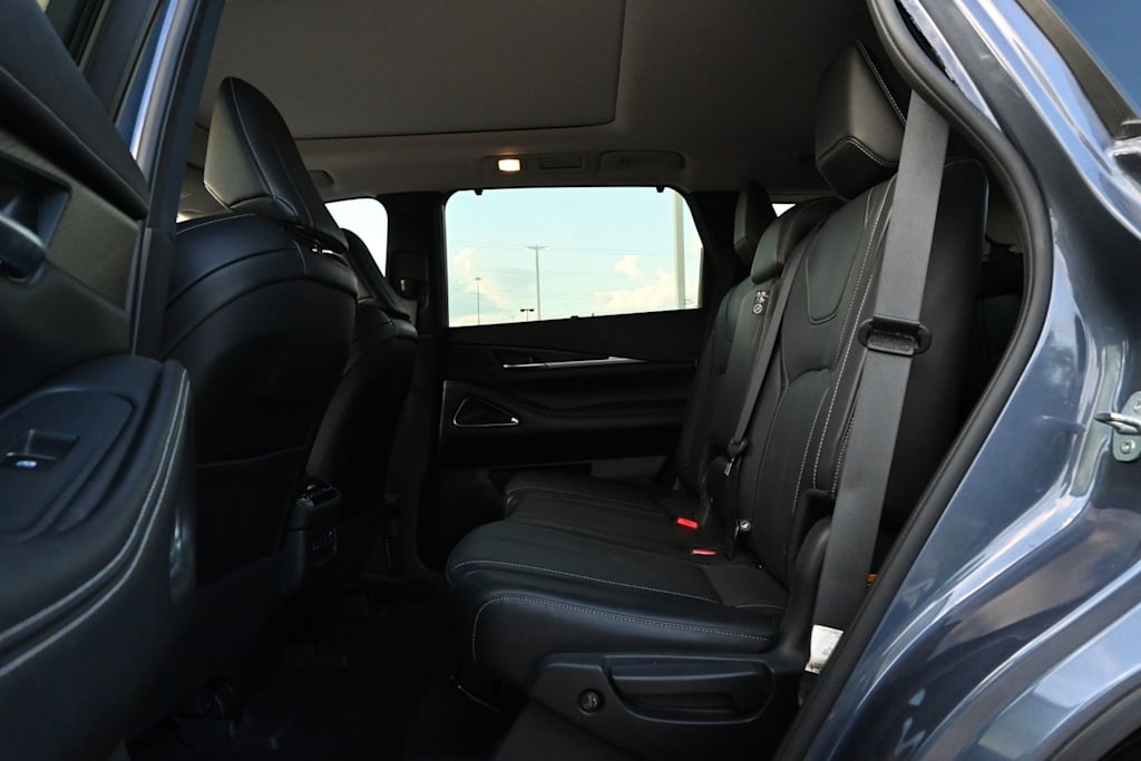 Thumbnail: 2023 INFINITI QX60 - 10