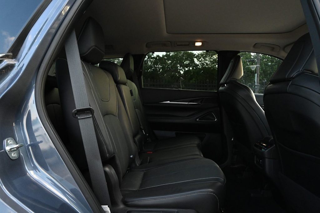 Thumbnail: 2023 INFINITI QX60 - 24
