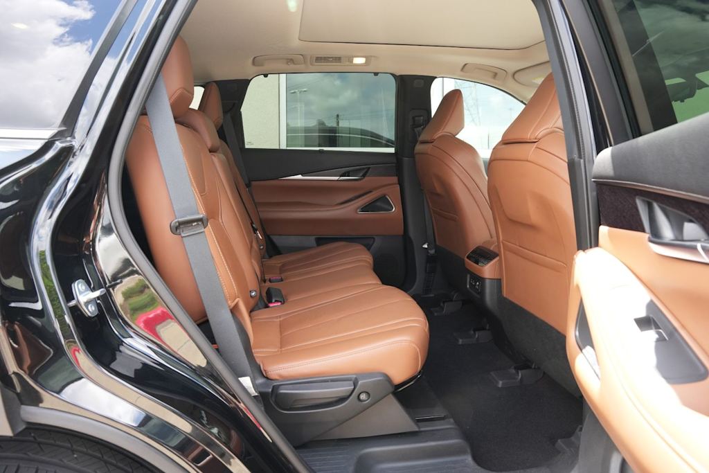 Thumbnail: 2023 INFINITI QX60 - 26
