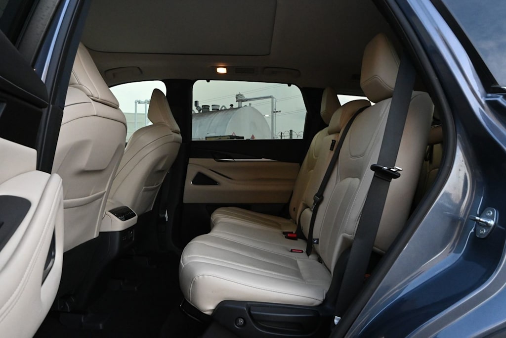 Thumbnail: 2023 INFINITI QX60 - 12