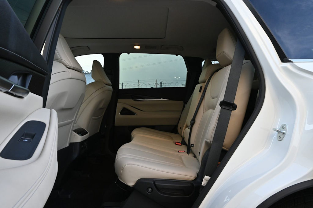 Thumbnail: 2024 INFINITI QX60 - 12