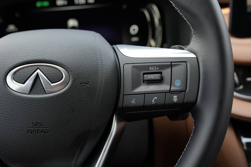 Thumbnail: 2023 INFINITI QX60 - 23