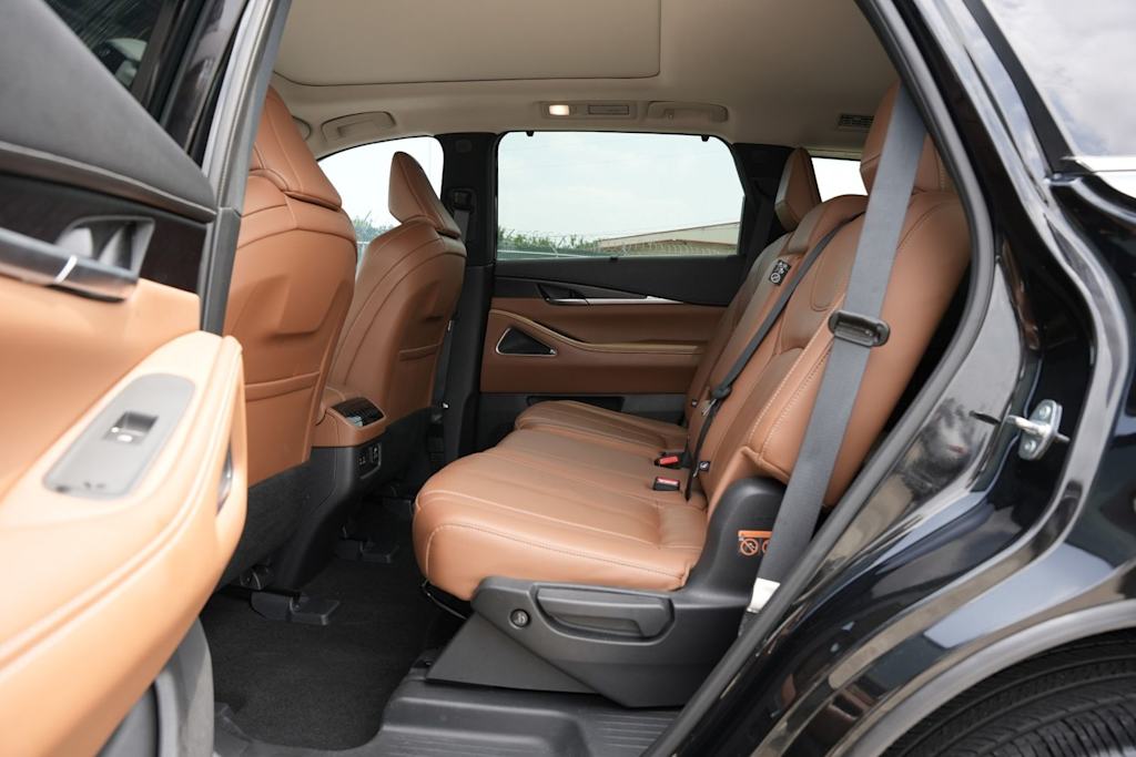 Thumbnail: 2023 INFINITI QX60 - 11