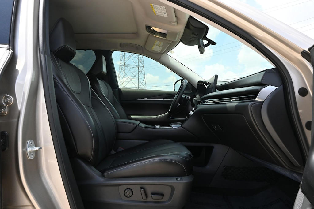 Thumbnail: 2023 INFINITI QX60 - 10