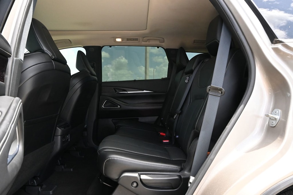 Thumbnail: 2023 INFINITI QX60 - 11
