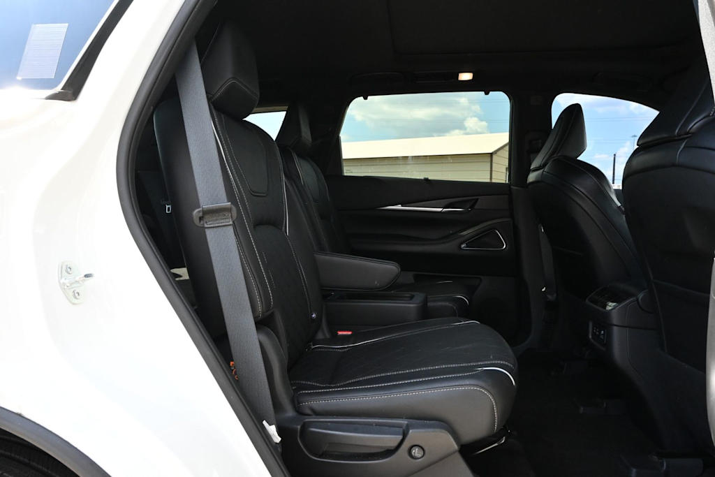 Thumbnail: 2023 INFINITI QX60 - 24