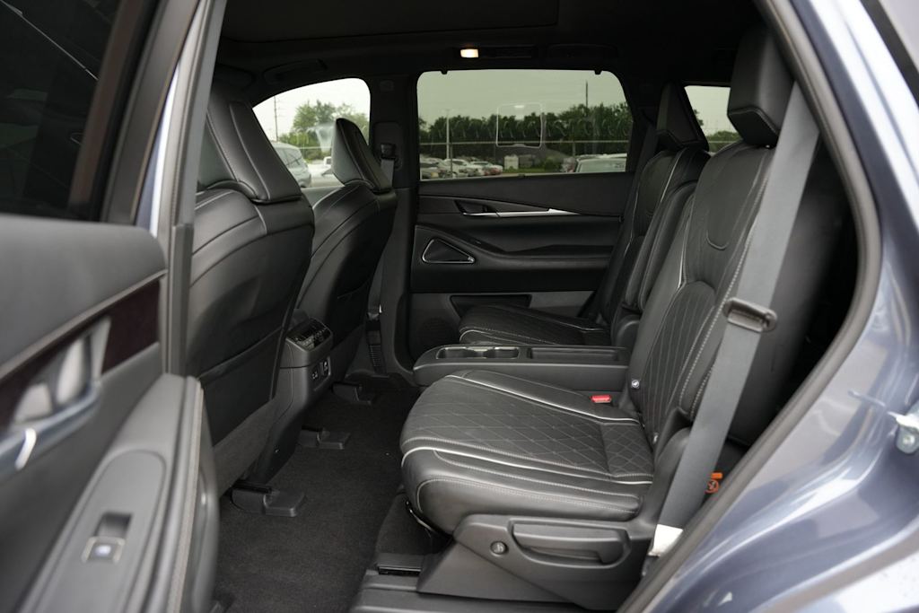 Thumbnail: 2023 INFINITI QX60 - 10