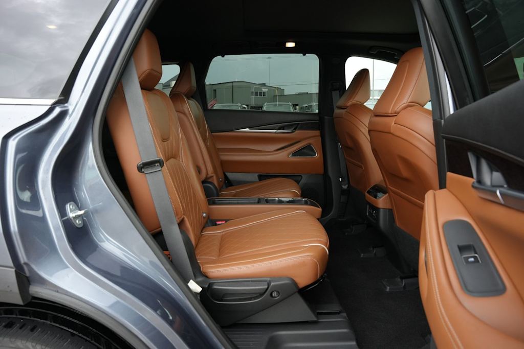 Thumbnail: 2023 INFINITI QX60 - 25
