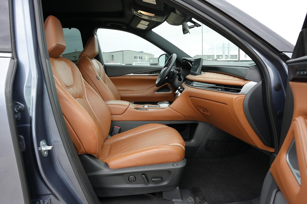 Thumbnail: 2023 INFINITI QX60 - 10