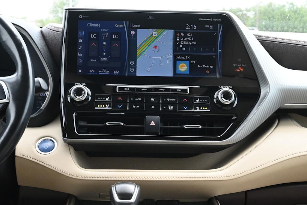 Thumbnail: 2021 Toyota Highlander - 15